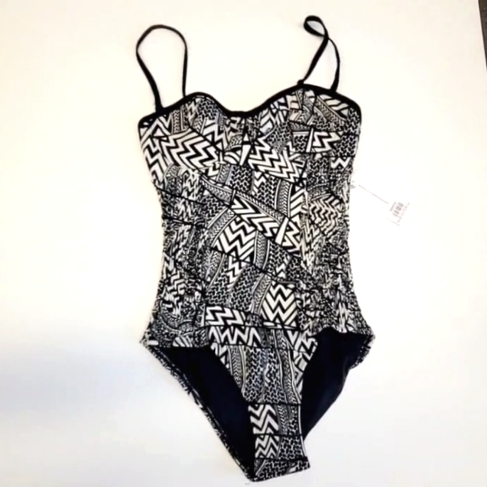 NWT [UK 8 ~ US 4] Dorothy Perkins Black & White One Piece Swimsuit